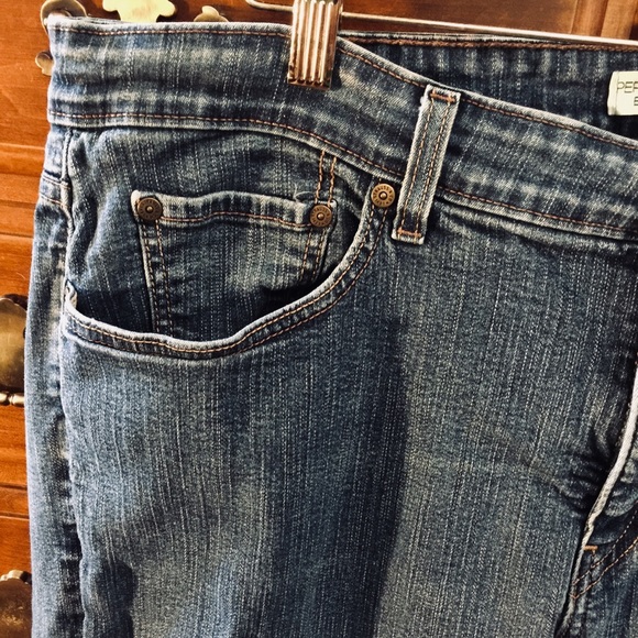 ▫️Levi’s Perfectly Shaping Boot Cut 512 Jeans - Picture 4 of 11